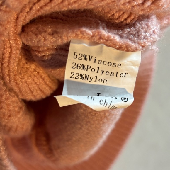 Pink Cable Knit Sleeveless Sweater - Picture 2 of 3